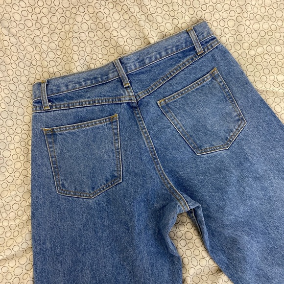 Brandy Melville Eliana Medium Wash Jeans - Picture 2 of 5